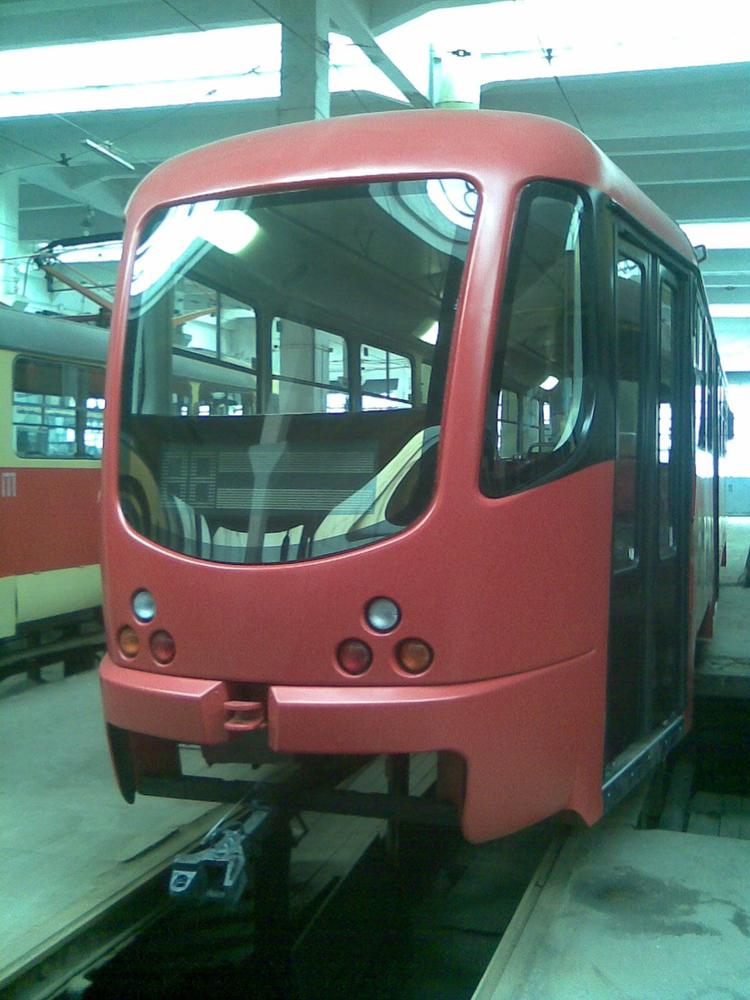 Sandblasting cleaning of tram metal frames